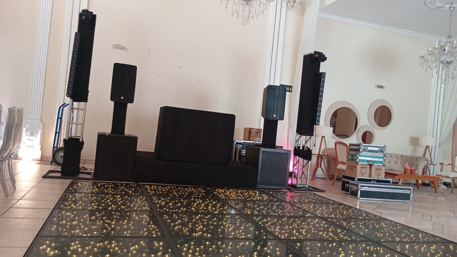 Dj para casamentos e festas em geral.